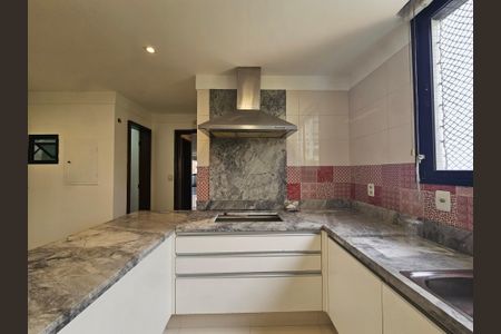 Apartamento para alugar com 207m², 4 quartos e 3 vagas