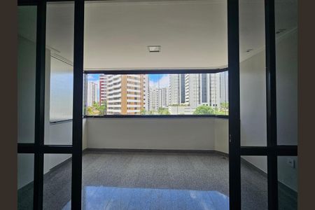 Apartamento para alugar com 207m², 4 quartos e 3 vagas