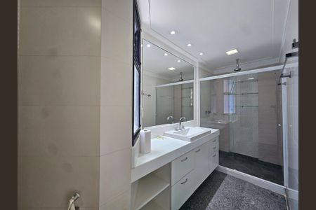 Apartamento para alugar com 207m², 4 quartos e 3 vagas