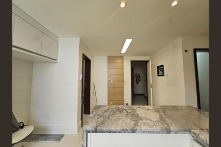 Apartamento para alugar com 207m², 4 quartos e 3 vagas