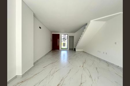 Sala de casa para alugar com 2 quartos, 70m² em Campeche, Florianópolis