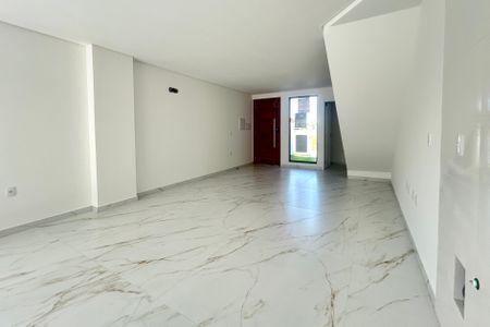 Sala de casa para alugar com 2 quartos, 70m² em Campeche, Florianópolis