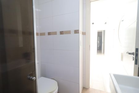 Casa à venda com 180m², 3 quartos e 4 vagasBanheiro