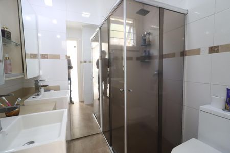 Casa à venda com 180m², 3 quartos e 4 vagasBanheiro