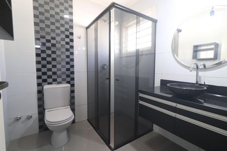 Casa à venda com 180m², 3 quartos e 4 vagasBanheiro