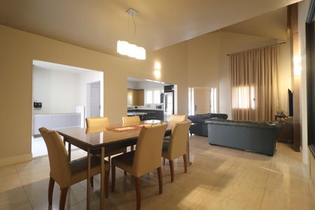 Casa à venda com 180m², 3 quartos e 4 vagasSala