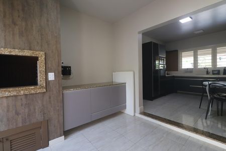 Casa à venda com 180m², 3 quartos e 4 vagasCozinha/Churrasqueira