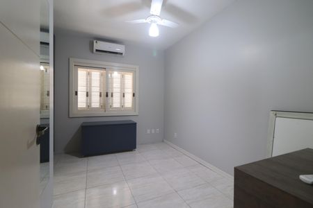 Casa à venda com 180m², 3 quartos e 4 vagasSuíte