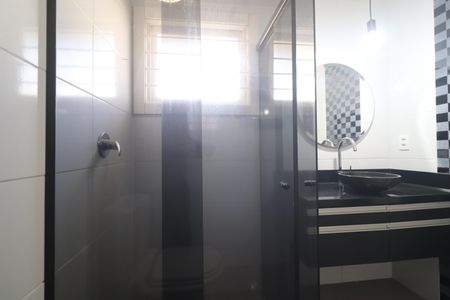 Casa à venda com 180m², 3 quartos e 4 vagasBanheiro 1