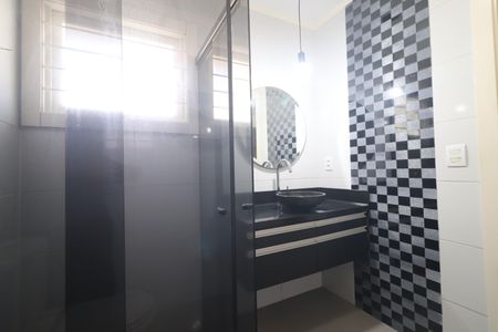 Casa à venda com 180m², 3 quartos e 4 vagasBanheiro 1
