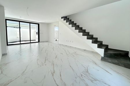 Sala de casa para alugar com 2 quartos, 75m² em Campeche, Florianópolis