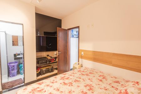 Suíte de apartamento à venda com 2 quartos, 70m² em Pompéia, Belo Horizonte