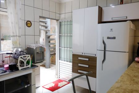 Casa à venda com 173m², 3 quartos e 2 vagas Casa à venda com 173m², 3 quartos e 2 vagasCozinha