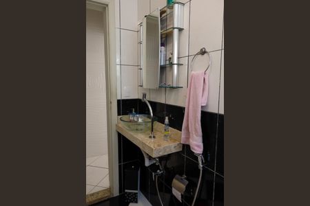 Casa à venda com 173m², 3 quartos e 2 vagas Casa à venda com 173m², 3 quartos e 2 vagasBanheiro