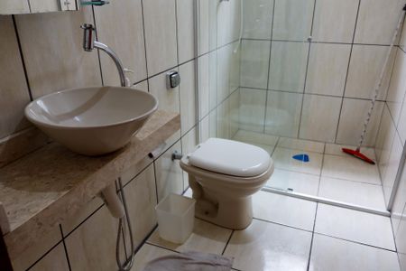 Casa à venda com 173m², 3 quartos e 2 vagas Casa à venda com 173m², 3 quartos e 2 vagasBanheiro