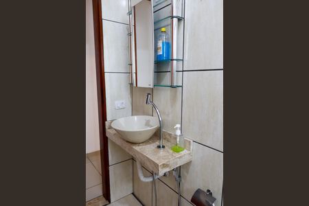 Casa à venda com 173m², 3 quartos e 2 vagas Casa à venda com 173m², 3 quartos e 2 vagasBanheiro