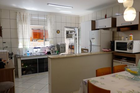 Casa à venda com 173m², 3 quartos e 2 vagas Casa à venda com 173m², 3 quartos e 2 vagasCozinha