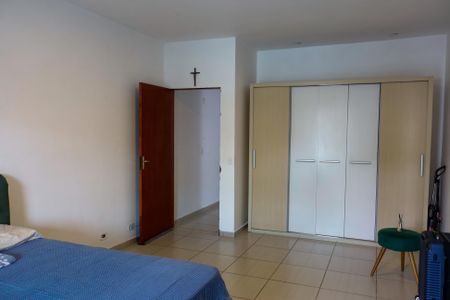 Casa à venda com 173m², 3 quartos e 2 vagas Casa à venda com 173m², 3 quartos e 2 vagasQuarto 3 - Suíte