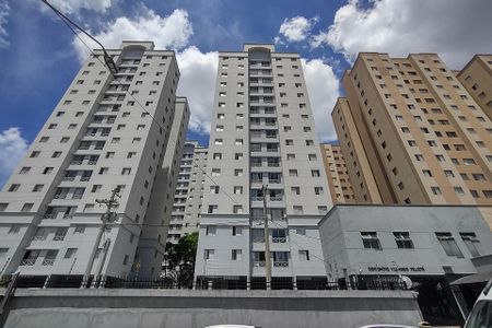 Apartamento à venda com 60m², 3 quartos e 1 vaga Apartamento à venda com 60m², 3 quartos e 1 vagaFachada