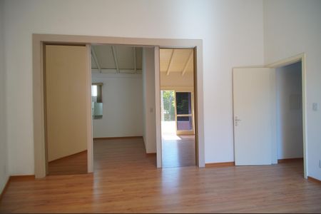 Casa à venda com 220m², 4 quartos e 2 vagasSuíte