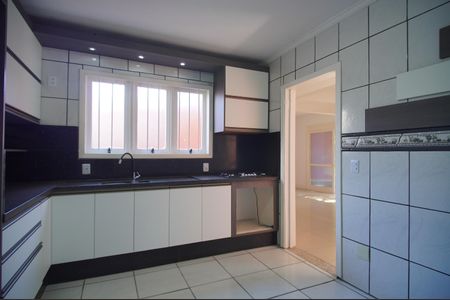 Casa à venda com 220m², 4 quartos e 2 vagasCozinha