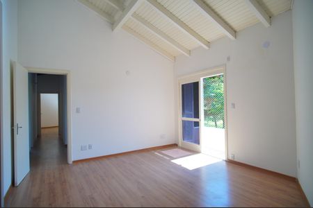 Casa à venda com 220m², 4 quartos e 2 vagasSuíte