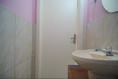 Casa à venda com 220m², 4 quartos e 2 vagasLavabo