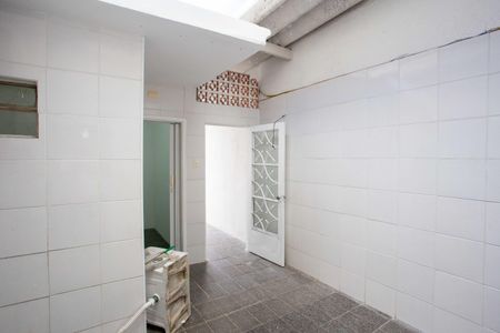 Casa à venda com 78m², 3 quartos e 1 vagaÁrea de Serviço