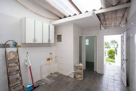 Casa à venda com 78m², 3 quartos e 1 vagaÁrea de Serviço