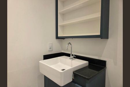 Studio para alugar com 25m², 1 quarto e sem vaga Studio para alugar com 25m², 1 quarto e sem vagaBanheiro