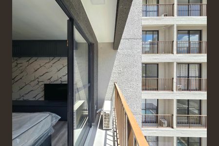 Studio para alugar com 25m², 1 quarto e sem vaga Studio para alugar com 25m², 1 quarto e sem vagaVaranda