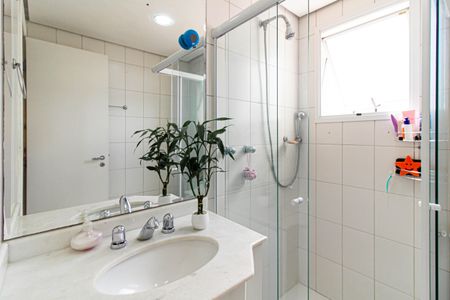 Apartamento à venda com 151m², 4 quartos e 3 vagasBanheiro da Suíte 2