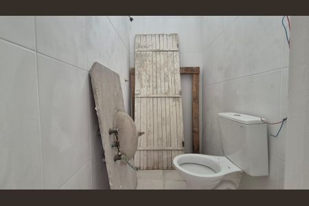 Casa à venda com 148m², 2 quartos e 2 vagas Casa à venda com 148m², 2 quartos e 2 vagasBanheiro da suíte