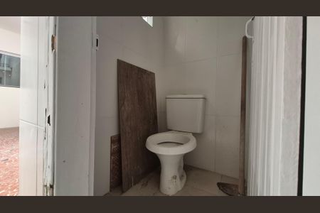 Casa à venda com 148m², 2 quartos e 2 vagas Casa à venda com 148m², 2 quartos e 2 vagasBanheiro