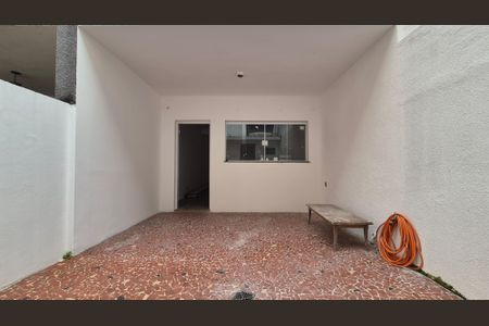 Casa à venda com 148m², 2 quartos e 2 vagas Casa à venda com 148m², 2 quartos e 2 vagasÁrea de serviço