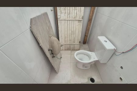 Casa à venda com 148m², 2 quartos e 2 vagas Casa à venda com 148m², 2 quartos e 2 vagasBanheiro da suíte