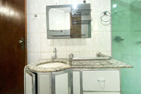 Casa para alugar com 85m², 4 quartos e 1 vaga Casa para alugar com 85m², 4 quartos e 1 vagaBanheiro da Suíte 1