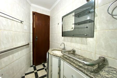 Casa para alugar com 85m², 4 quartos e 1 vaga Casa para alugar com 85m², 4 quartos e 1 vagaBanheiro da Suíte 1