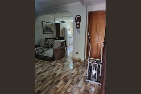 Sala de casa à venda com 4 quartos, 90m² em Parque Santa Madalena, São Paulo