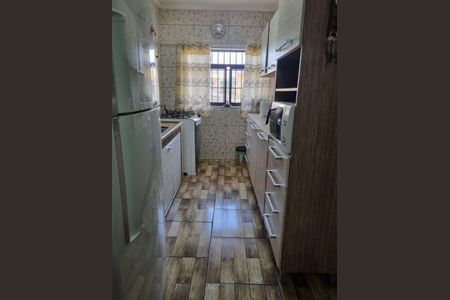 Casa à venda com 90m², 4 quartos e 4 vagas Casa à venda com 90m², 4 quartos e 4 vagasCozinha