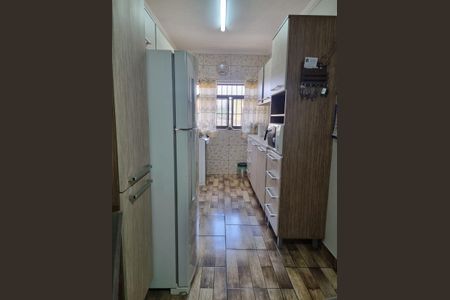 Casa à venda com 90m², 4 quartos e 4 vagas Casa à venda com 90m², 4 quartos e 4 vagasCozinha