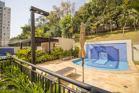 Apartamento para alugar com 100m², 3 quartos e 2 vagasÁrea comum - Piscina
