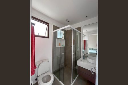 Apartamento à venda com 130m², 2 quartos e 3 vagas Apartamento à venda com 130m², 2 quartos e 3 vagasBanheiro da Suíte