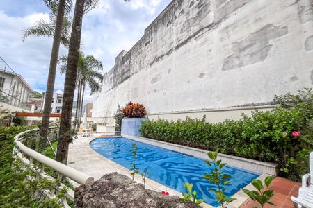 Apartamento à venda com 130m², 2 quartos e 3 vagas Apartamento à venda com 130m², 2 quartos e 3 vagasPiscina