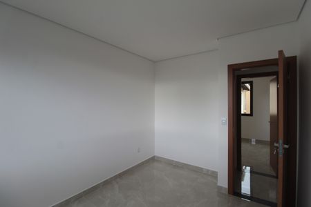 Casa de condomínio à venda com 139m², 3 quartos e 2 vagasQuarto 2