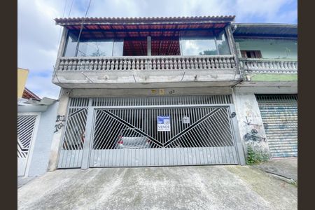 Casa à venda com 220m², 6 quartos e 3 vagasFachada