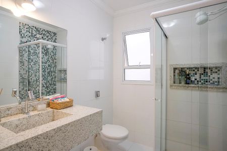 Casa à venda com 179m², 4 quartos e 2 vagasBanheiro