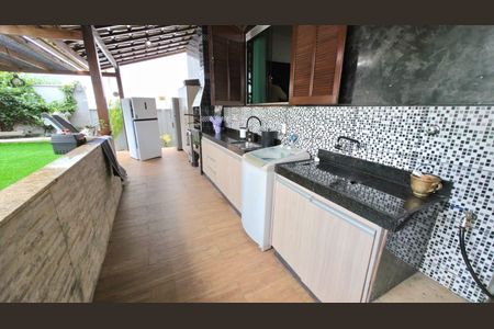 Casa de condomínio para alugar com 480m², 3 quartos e 3 vagas