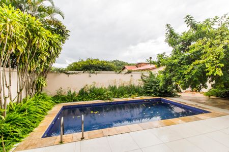 Casa de condomínio para alugar com 389m², 4 quartos e 3 vagas Casa de condomínio para alugar com 389m², 4 quartos e 3 vagasPiscina