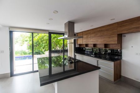 Casa de condomínio para alugar com 389m², 4 quartos e 3 vagas Casa de condomínio para alugar com 389m², 4 quartos e 3 vagasCozinha